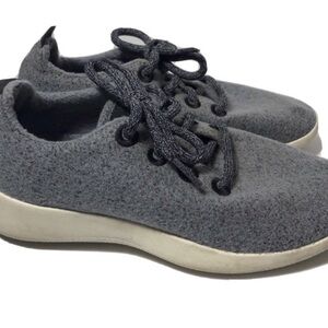 Allbirds gray wool runners lace up sneakers. Size 6.